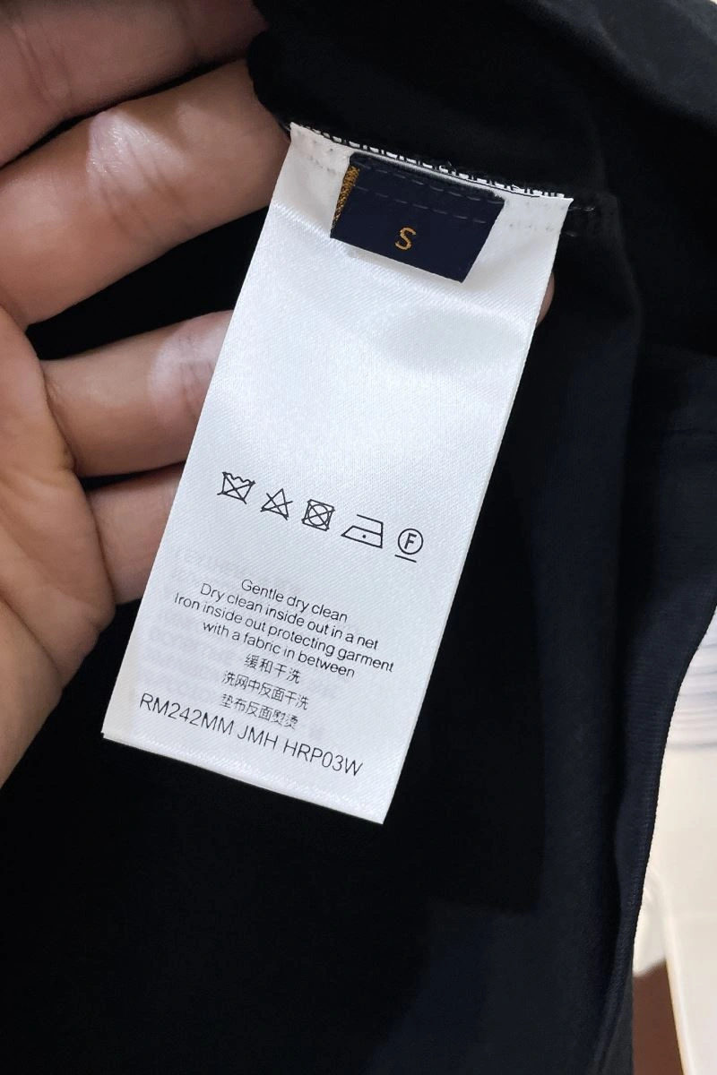 Louis Vuitton T-Shirts AllSeason 134133