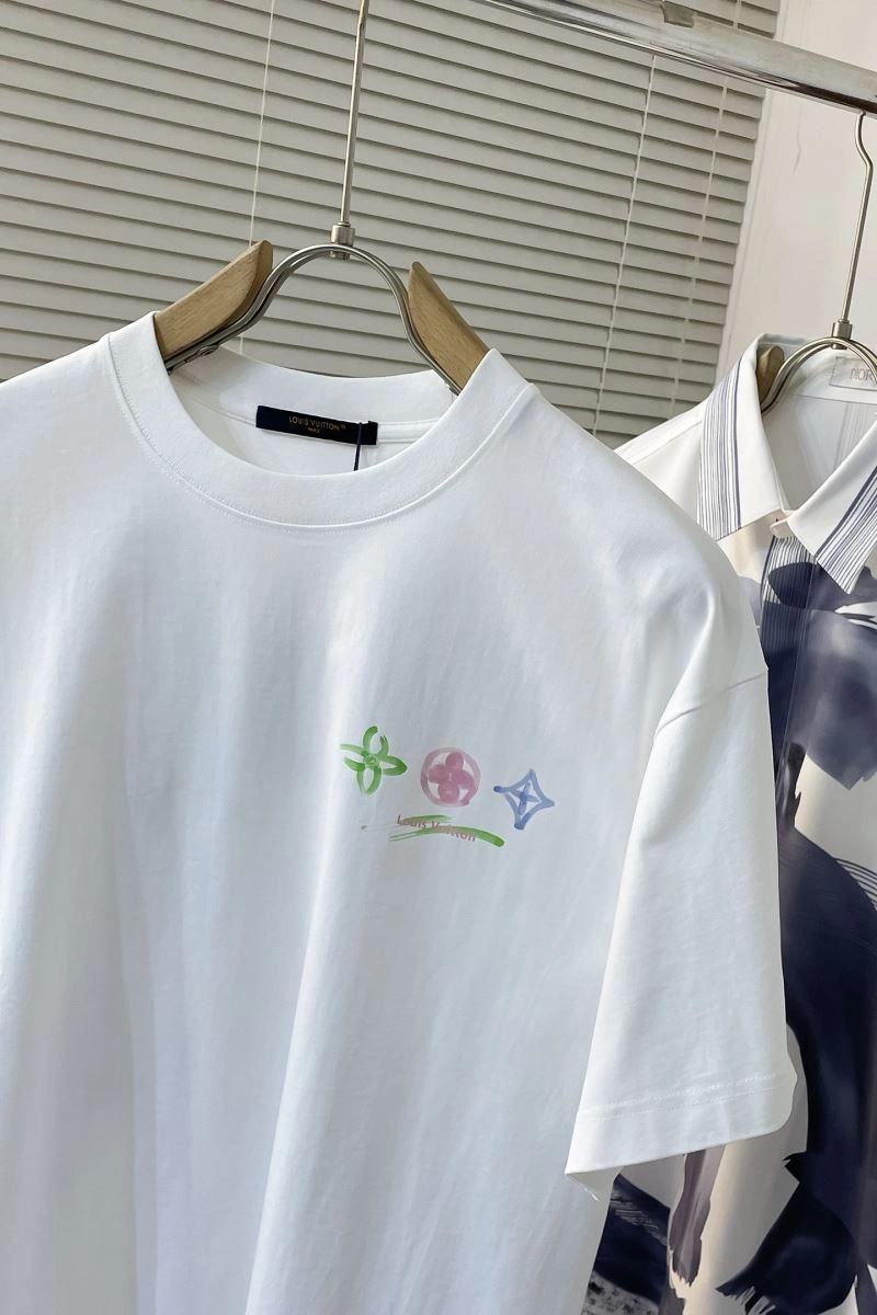 Louis Vuitton T-Shirts Comfortable 134134