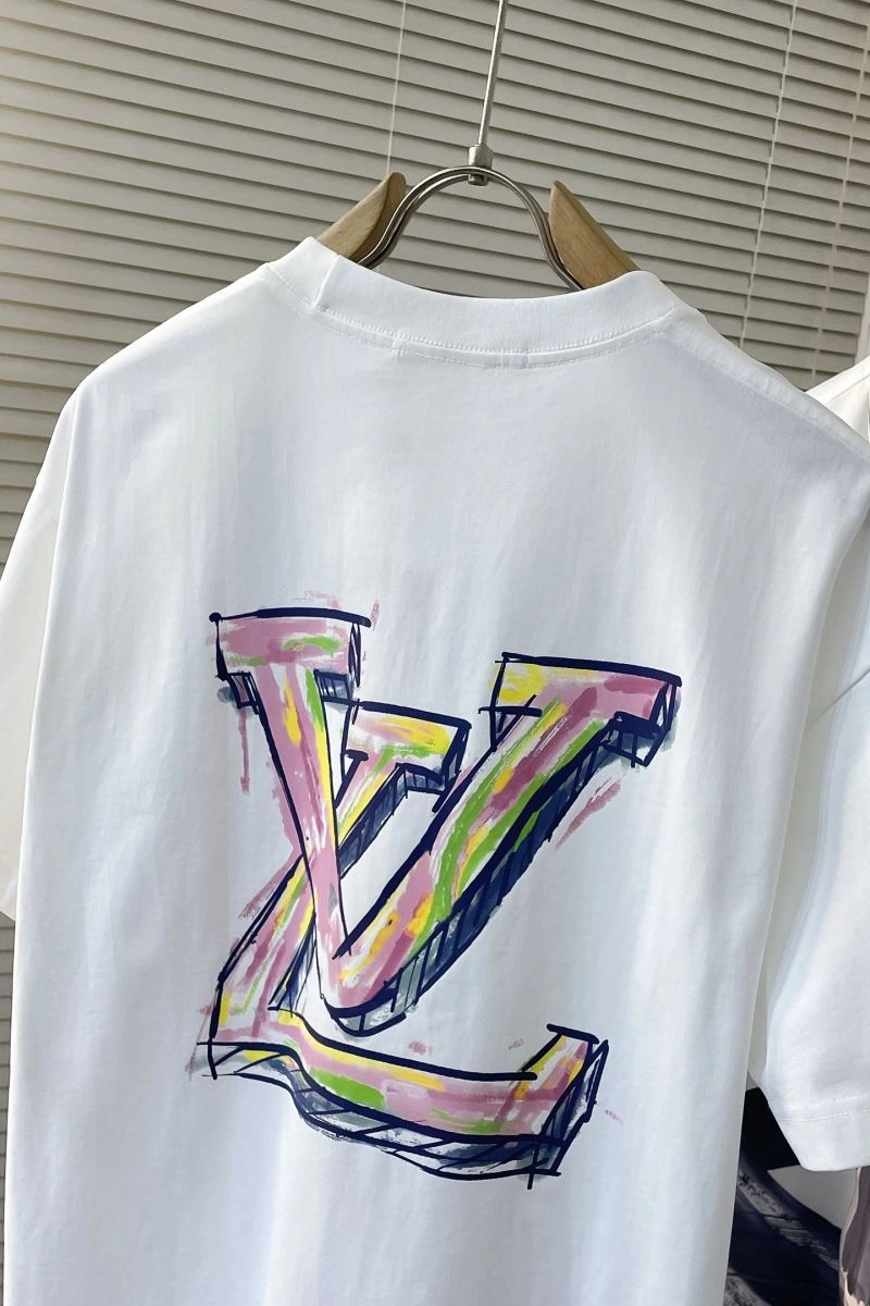 Louis Vuitton T-Shirts Comfortable 134134