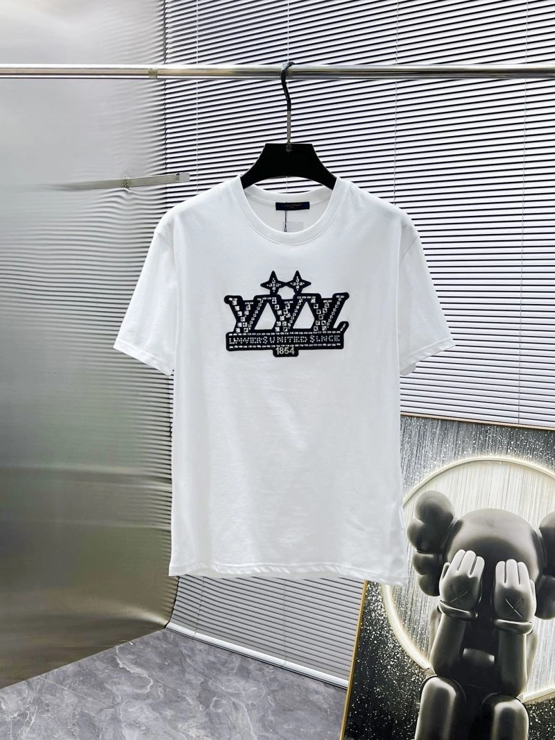 Louis Vuitton T-Shirts Versatile 134148
