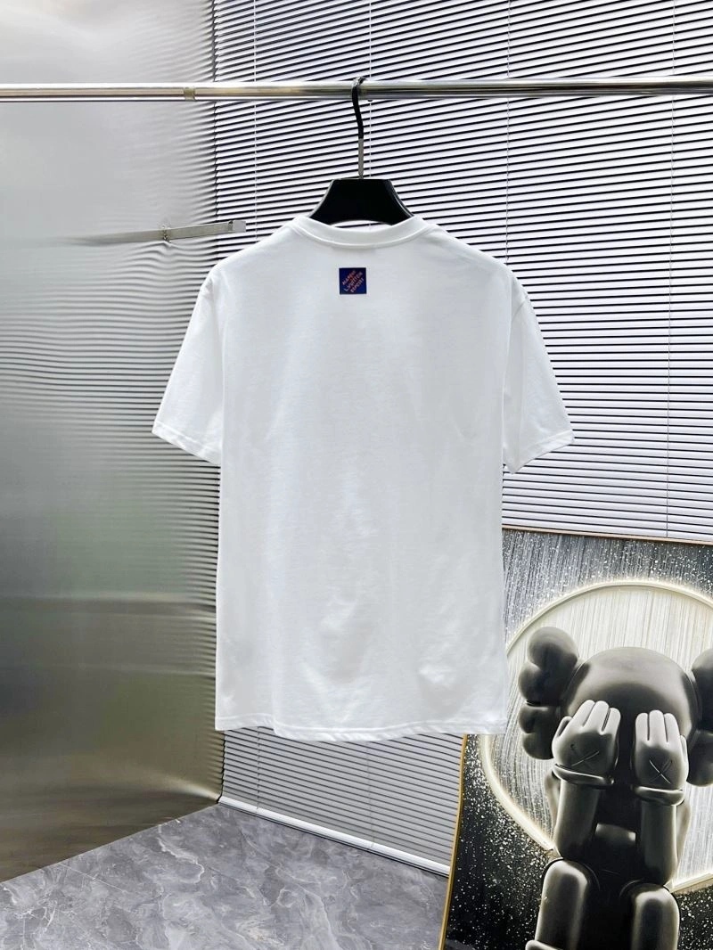 Louis Vuitton T-Shirts Versatile 134148