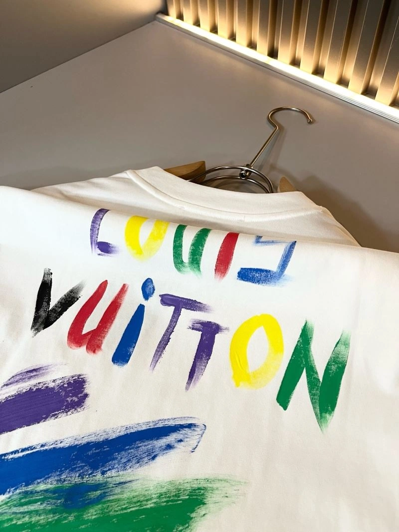 Louis Vuitton T-Shirts Resilient 134151