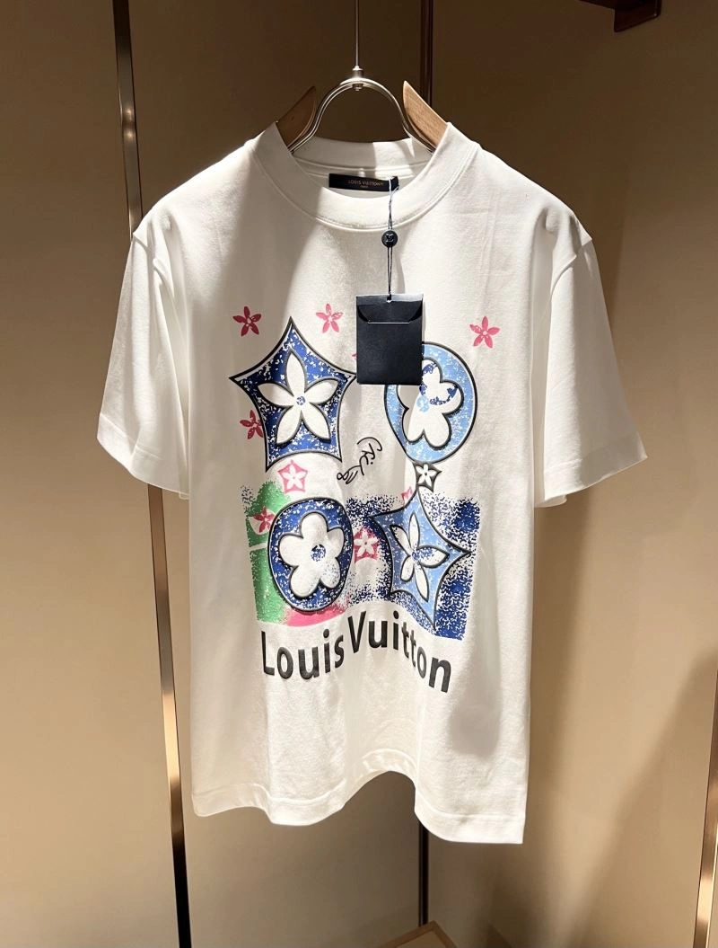 SoftTouch Louis Vuitton T-Shirts 134137