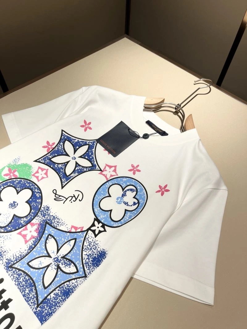 SoftTouch Louis Vuitton T-Shirts 134137