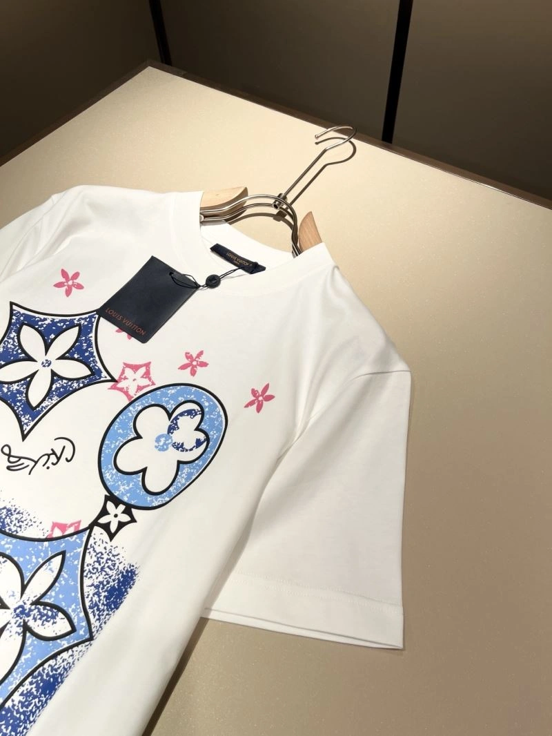 SoftTouch Louis Vuitton T-Shirts 134137