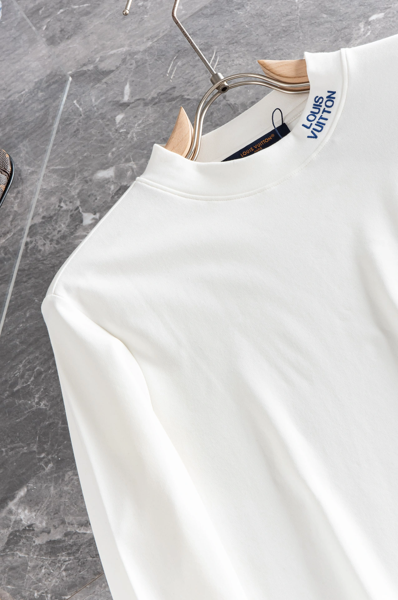 Sporty Louis Vuitton T-Shirts 139406