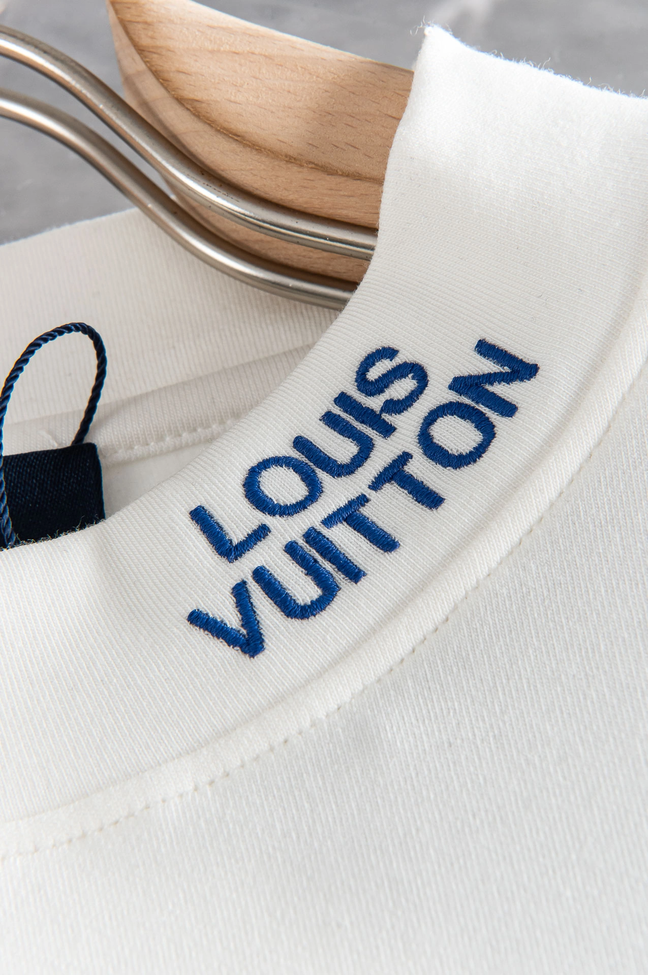 Sporty Louis Vuitton T-Shirts 139406