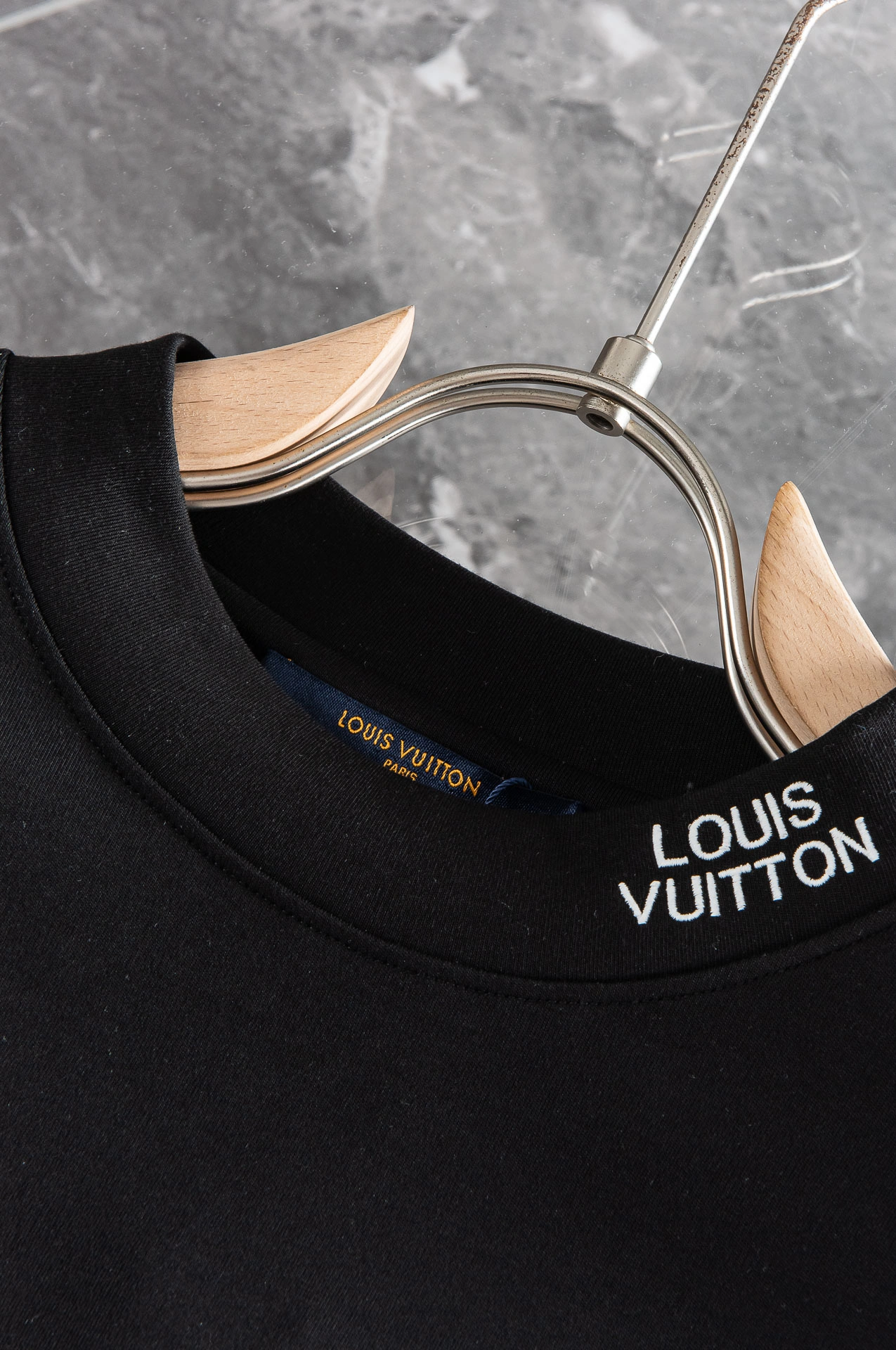 Bright Louis Vuitton T-Shirts 139404