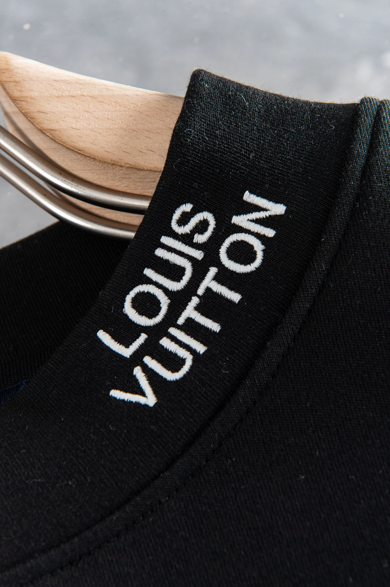 Bright Louis Vuitton T-Shirts 139404
