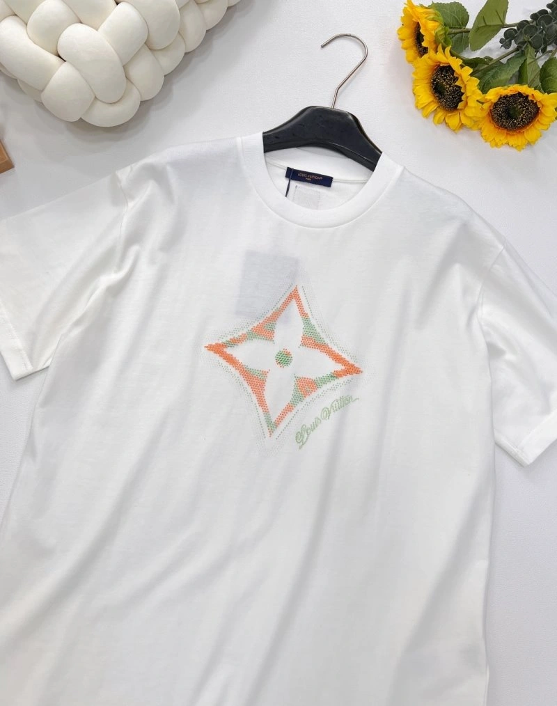 Affordable Louis Vuitton T-Shirts 131347