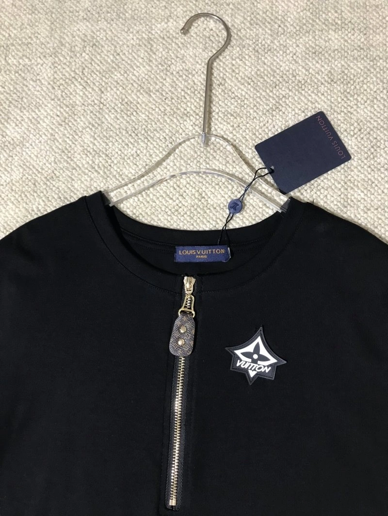 TechFriendly Louis Vuitton T-Shirts 131345