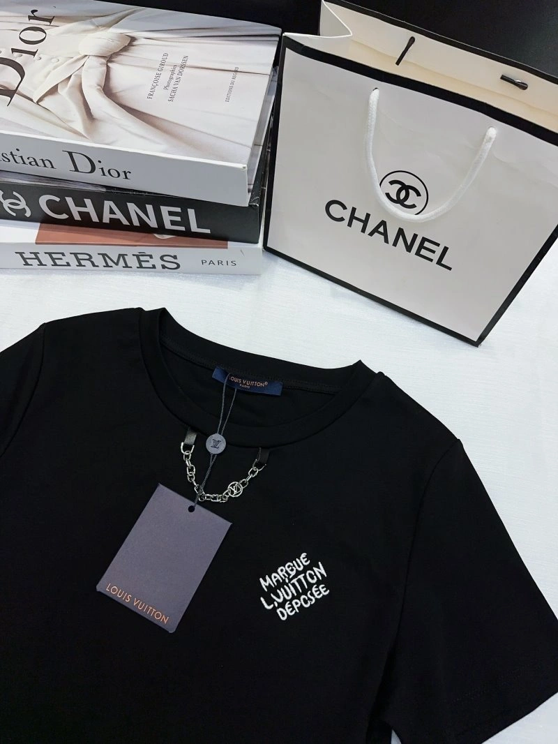 Practical Louis Vuitton T-Shirts 131329