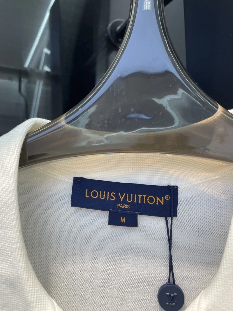 Louis Vuitton T-Shirts WrinkleFree 131323