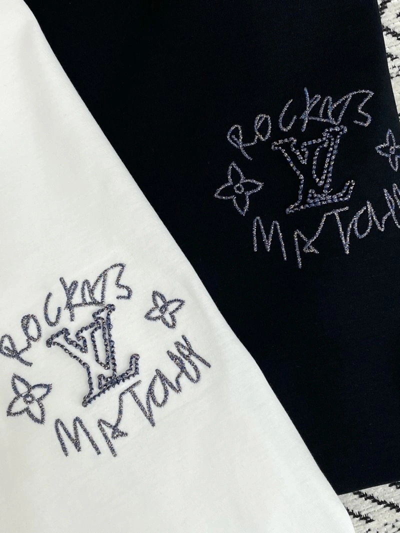 Breathable Louis Vuitton T-Shirts 131337