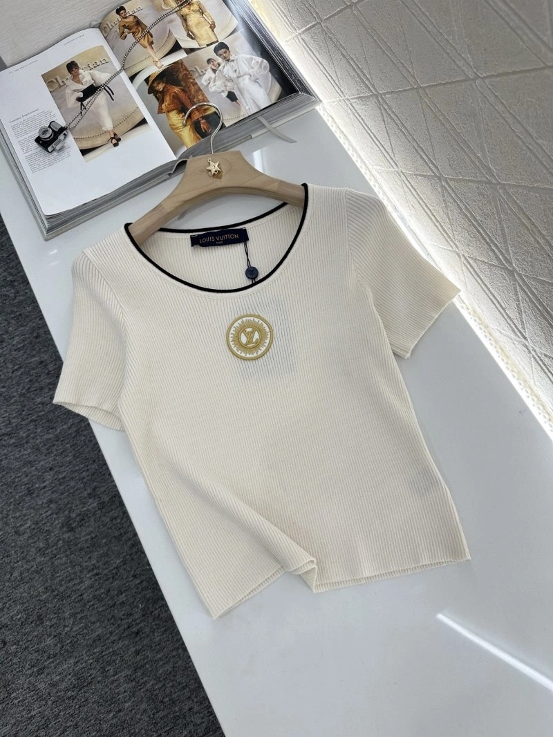 Trendy Louis Vuitton T-Shirts 131320