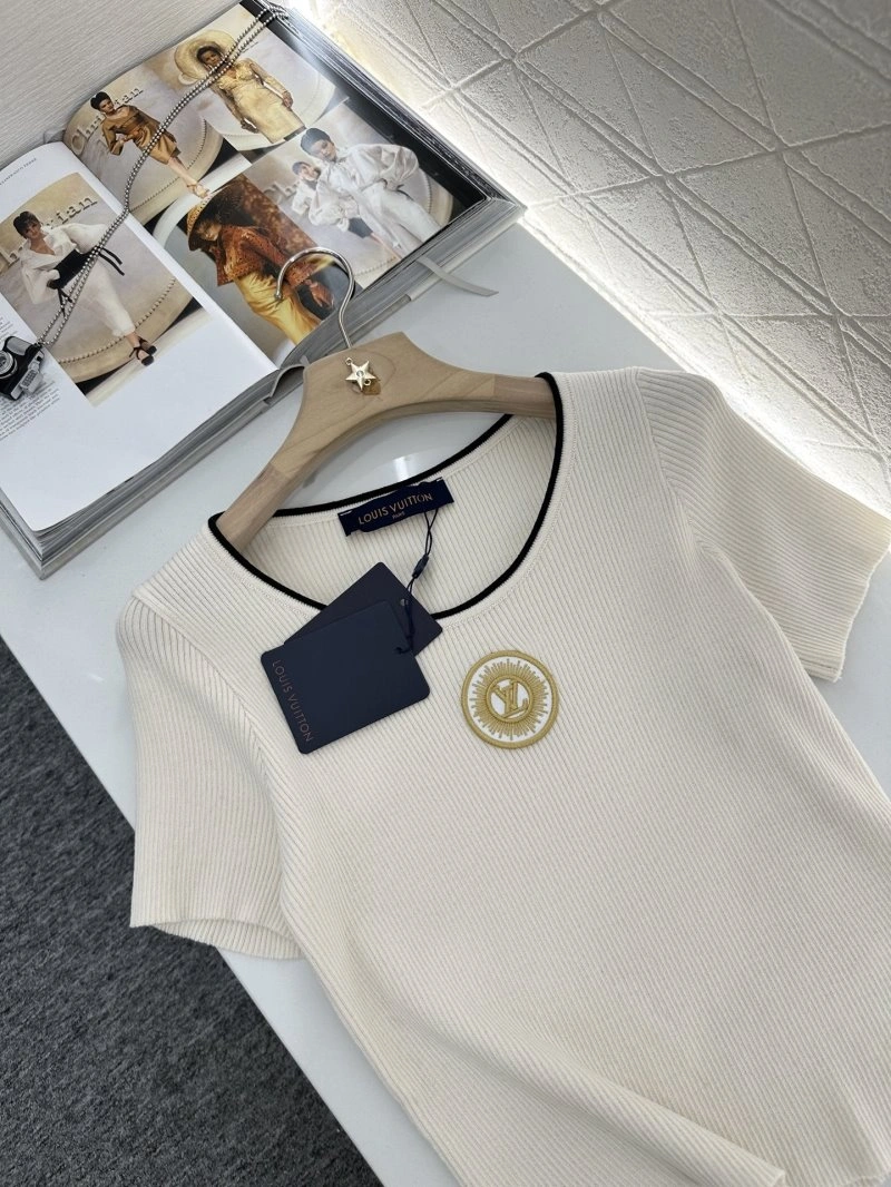 Trendy Louis Vuitton T-Shirts 131320
