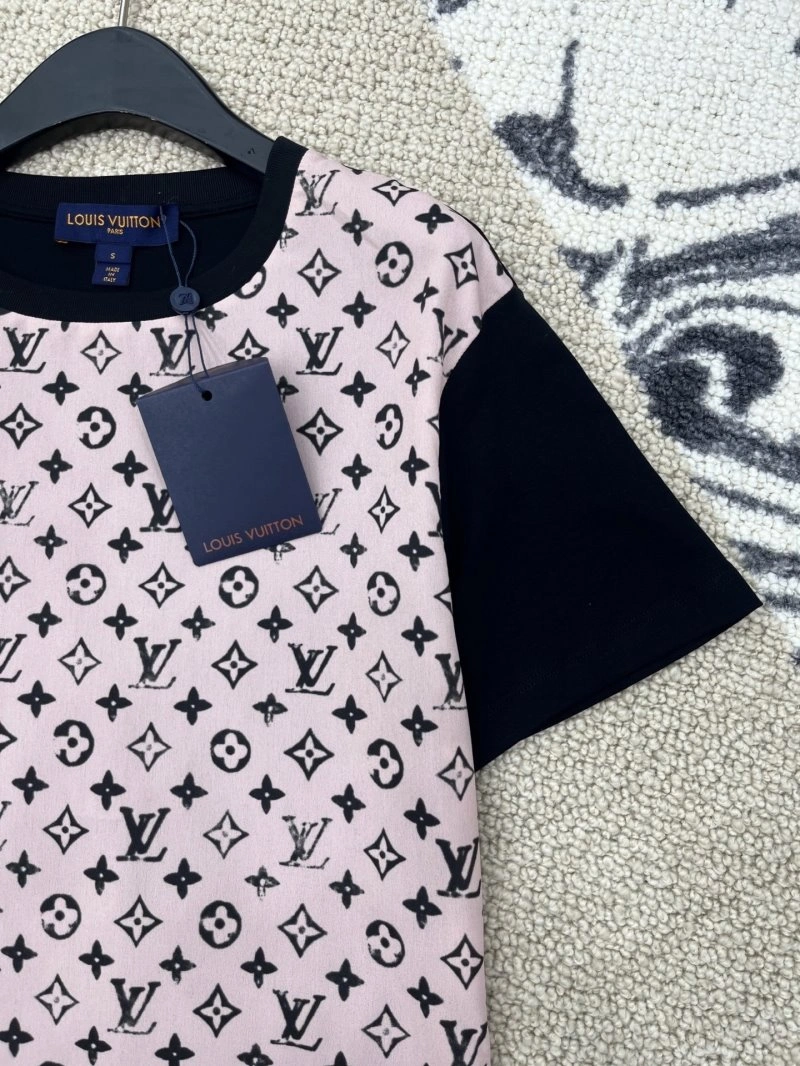 Durable Louis Vuitton T-Shirts 131346