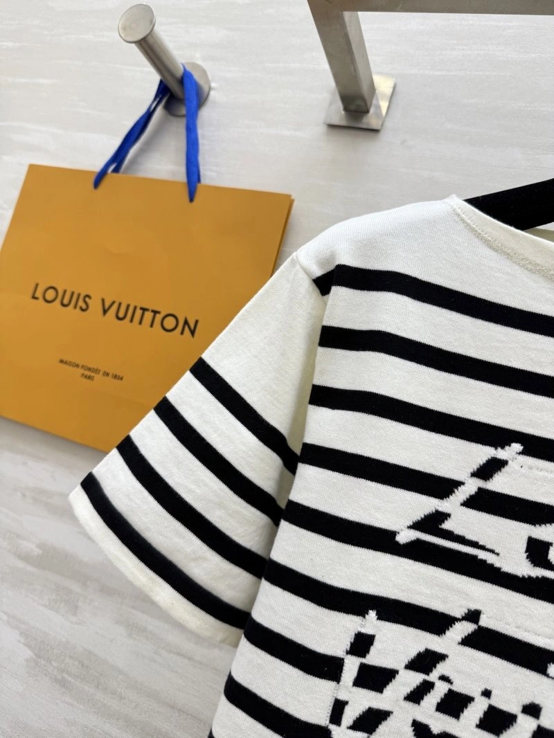 SunProtective Louis Vuitton T-Shirts 131333