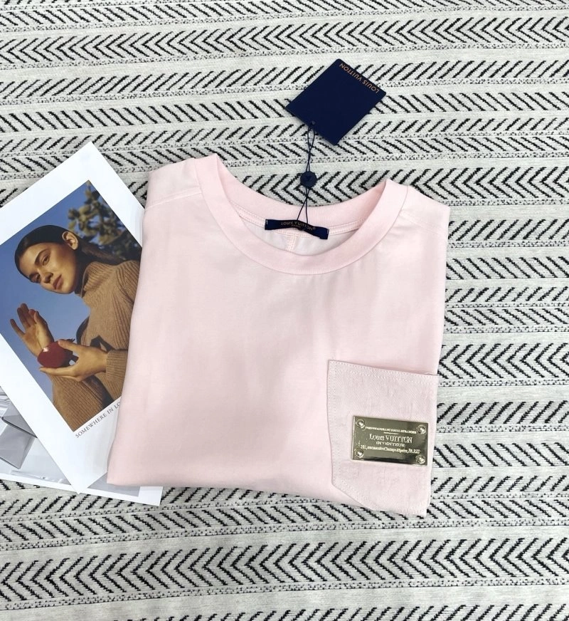 Louis Vuitton T-Shirts Affordable 131324