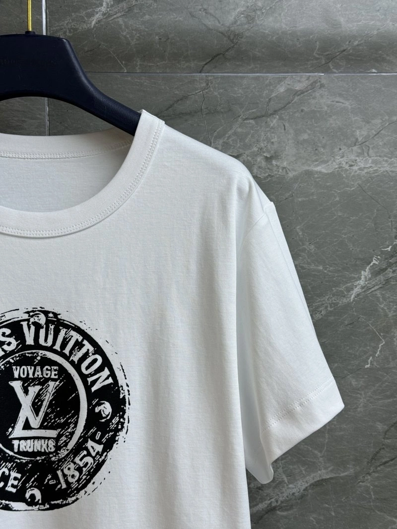 Vibrant Louis Vuitton T-Shirts 131282