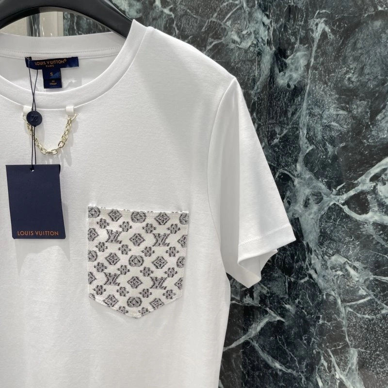 Breathable Louis Vuitton T-Shirts 131290