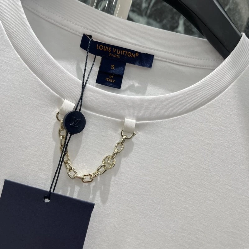 Breathable Louis Vuitton T-Shirts 131290