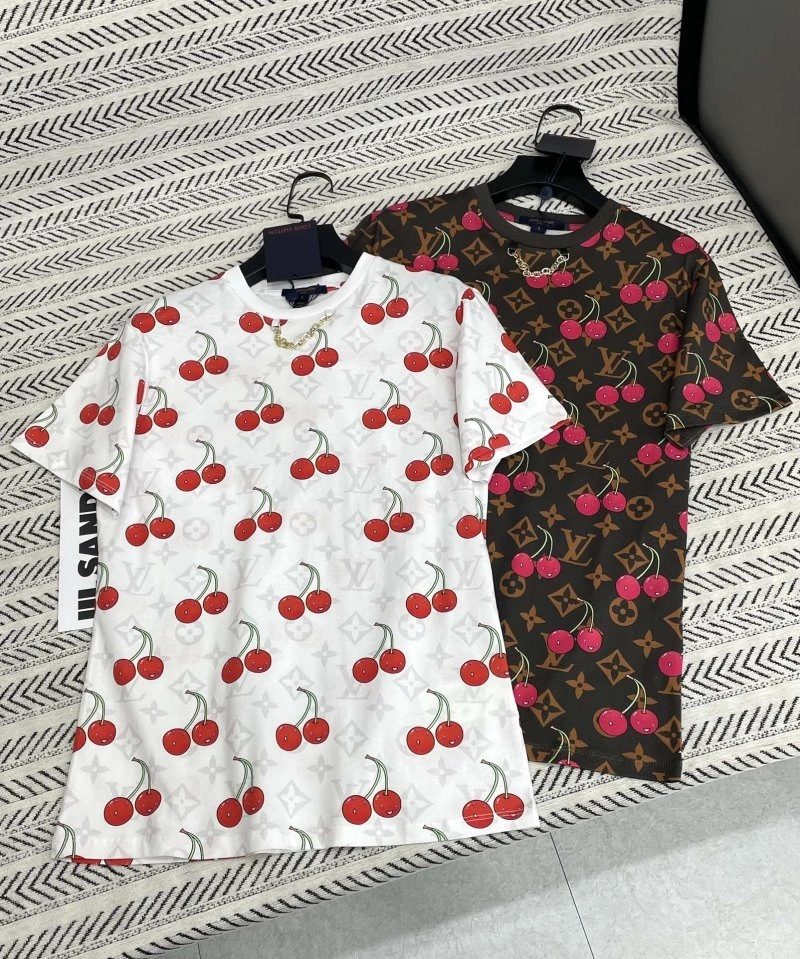 Louis Vuitton T-Shirts FashionForward 131303