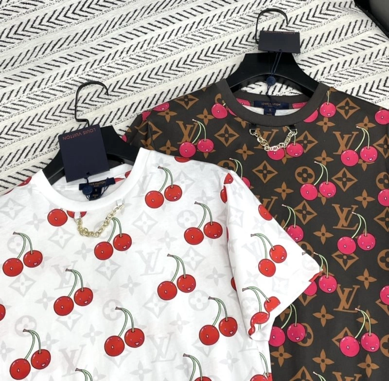 Louis Vuitton T-Shirts FashionForward 131303