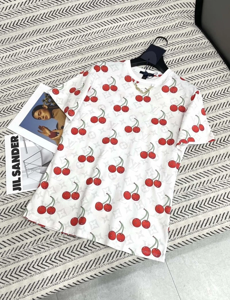 Louis Vuitton T-Shirts FashionForward 131303