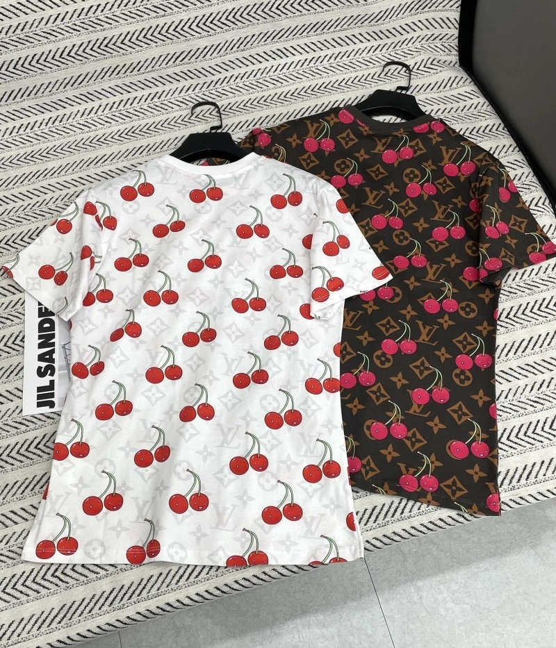 Louis Vuitton T-Shirts FashionForward 131303