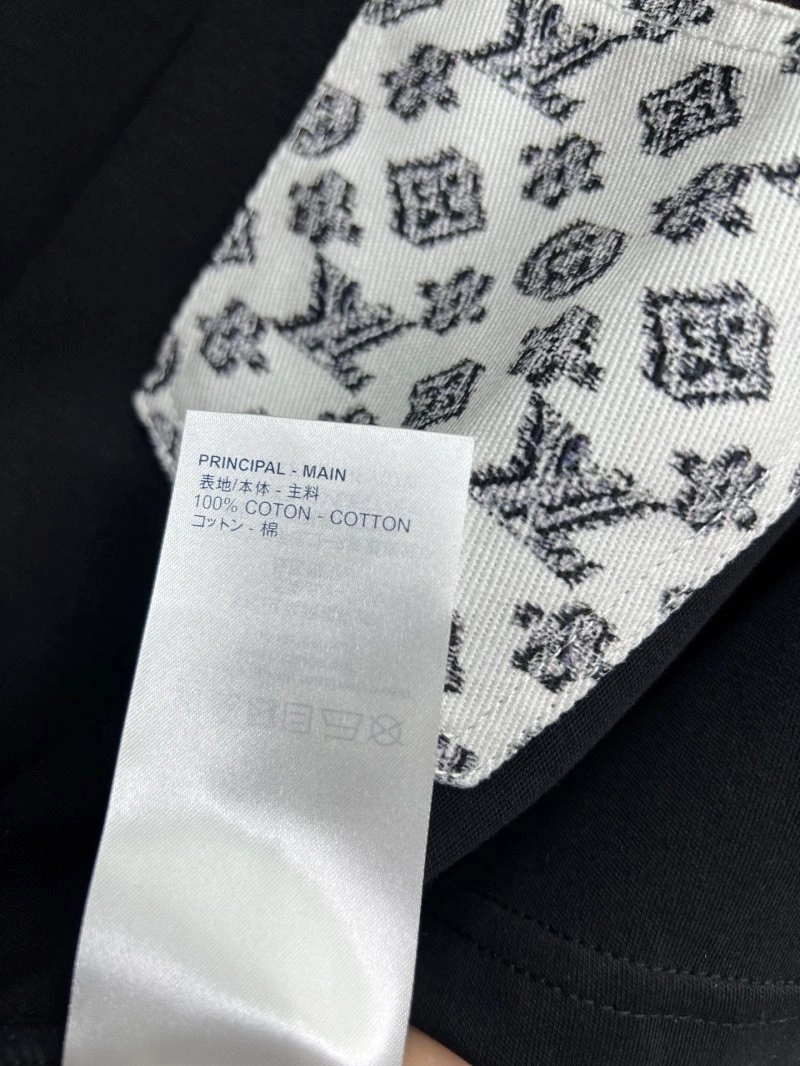 ModernLook Louis Vuitton T-Shirts 131295