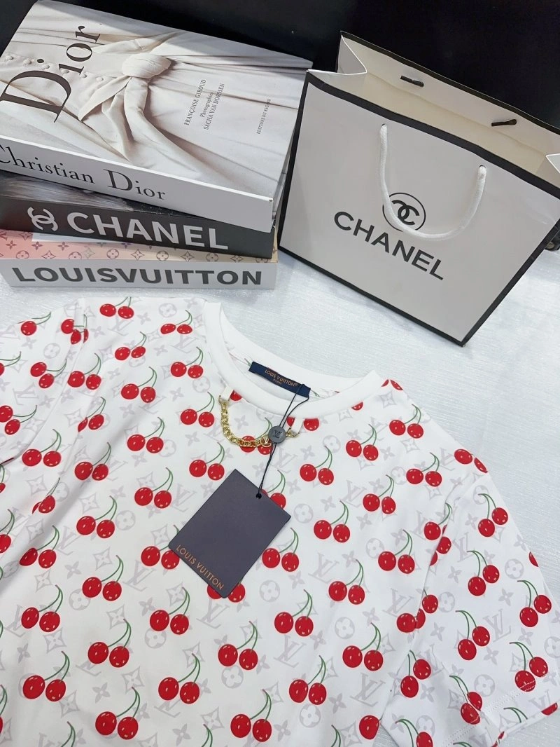 SoftTouch Louis Vuitton T-Shirts 131230