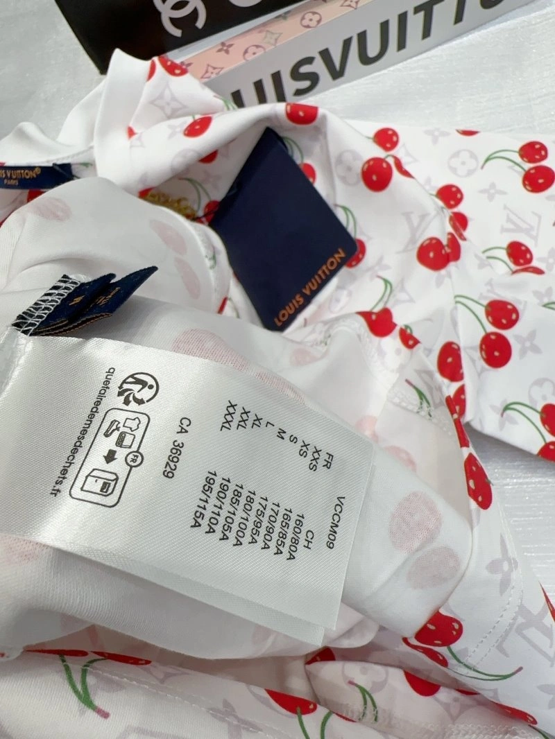 SoftTouch Louis Vuitton T-Shirts 131230