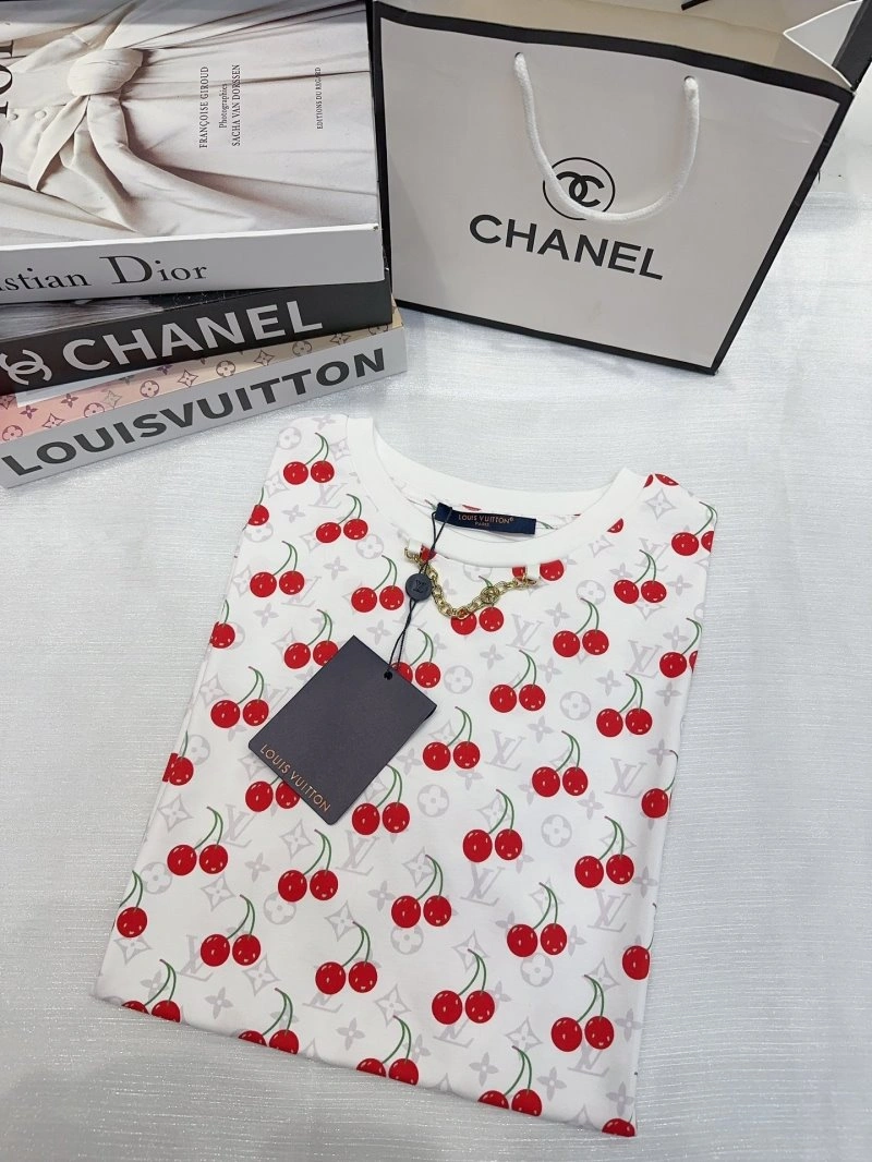 SoftTouch Louis Vuitton T-Shirts 131230