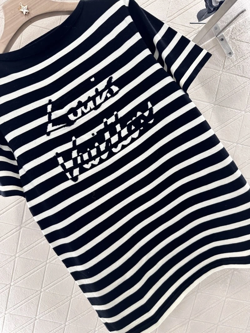 Sporty Louis Vuitton T-Shirts 131225