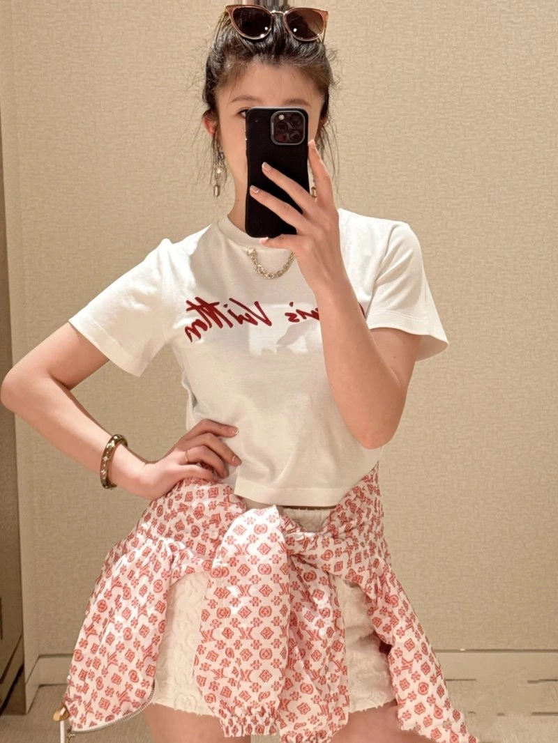 Louis Vuitton T-Shirts WrinkleFree 131195