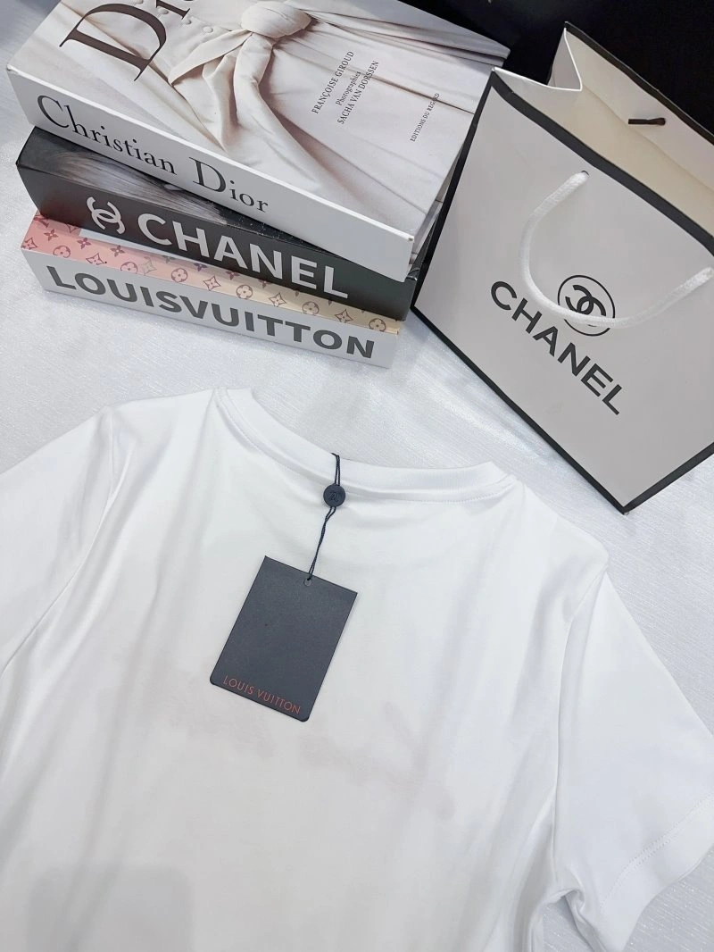 Louis Vuitton T-Shirts WrinkleFree 131195