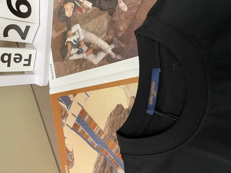 Original Louis Vuitton T-Shirts 133664