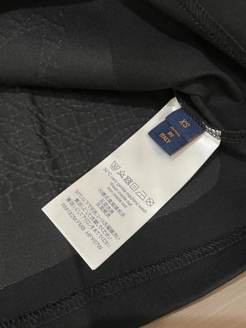 Original Louis Vuitton T-Shirts 133664