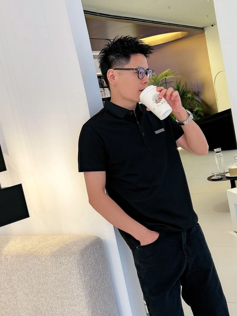 Premium Louis Vuitton T-Shirts 133656