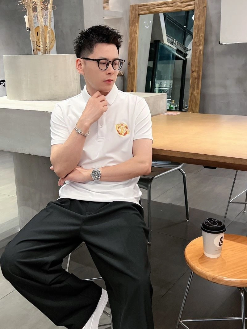 Seasonal Louis Vuitton T-Shirts 133660
