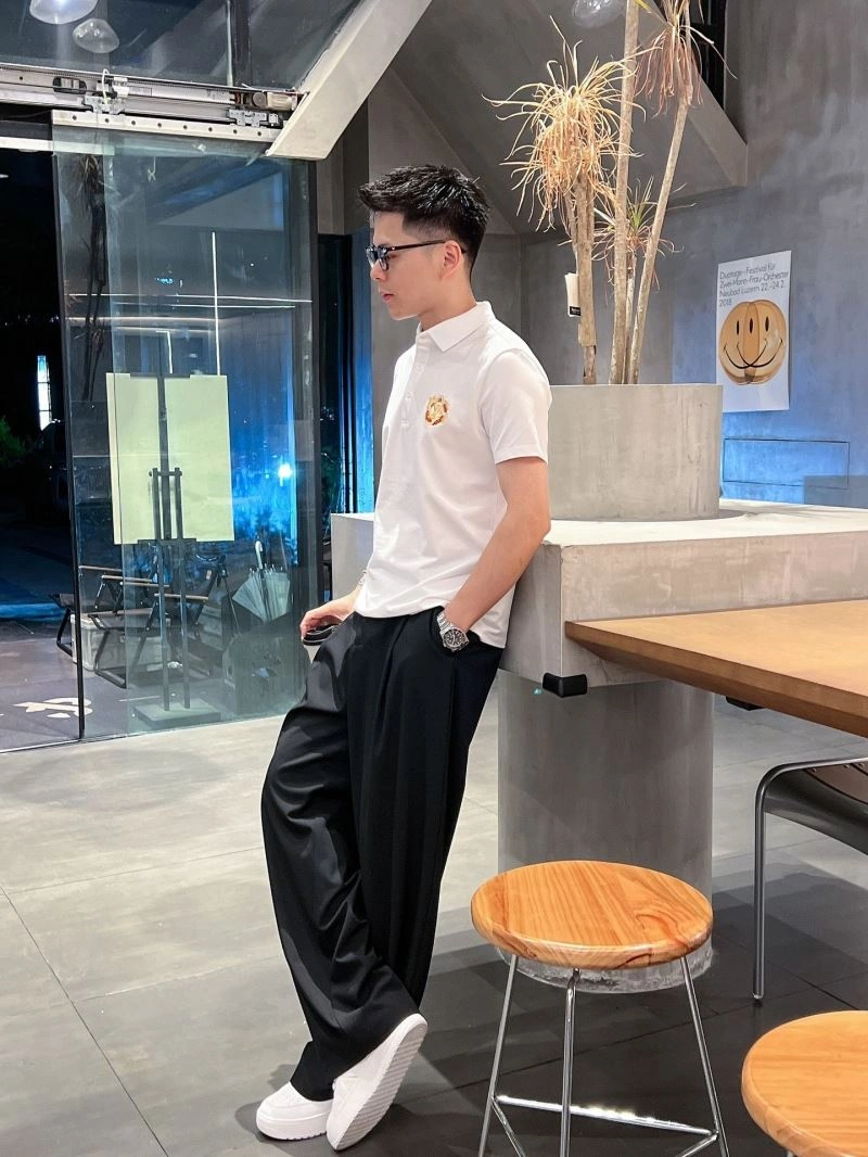 Seasonal Louis Vuitton T-Shirts 133660