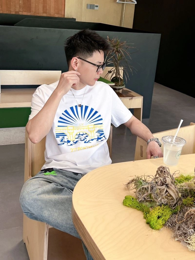 Louis Vuitton T-Shirts Unisex 133672