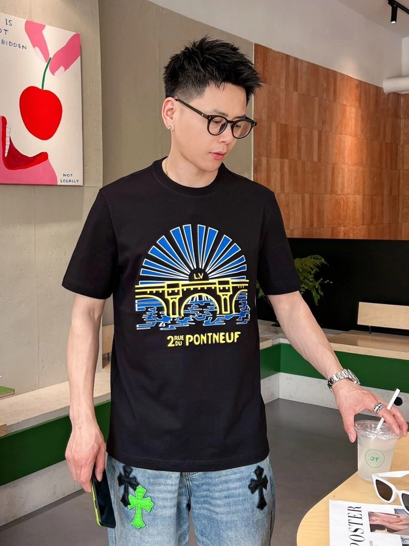 Louis Vuitton T-Shirts Durable 133657