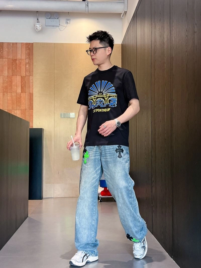 Louis Vuitton T-Shirts Durable 133657