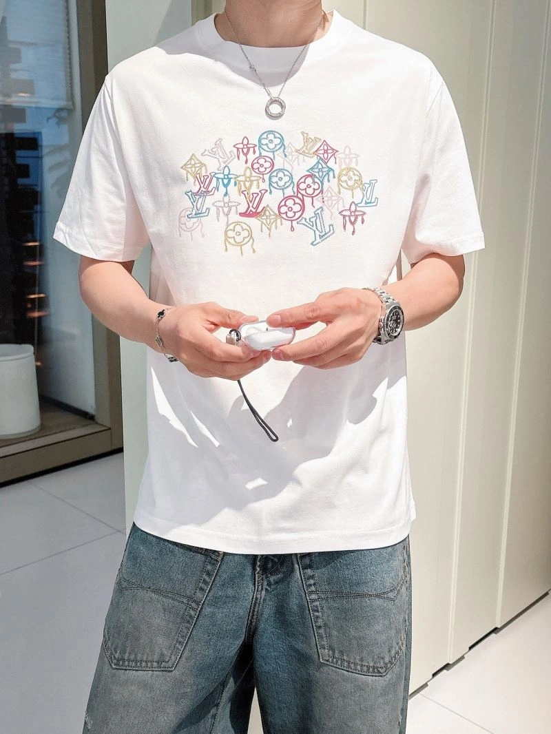 UrbanChic Louis Vuitton T-Shirts 133641