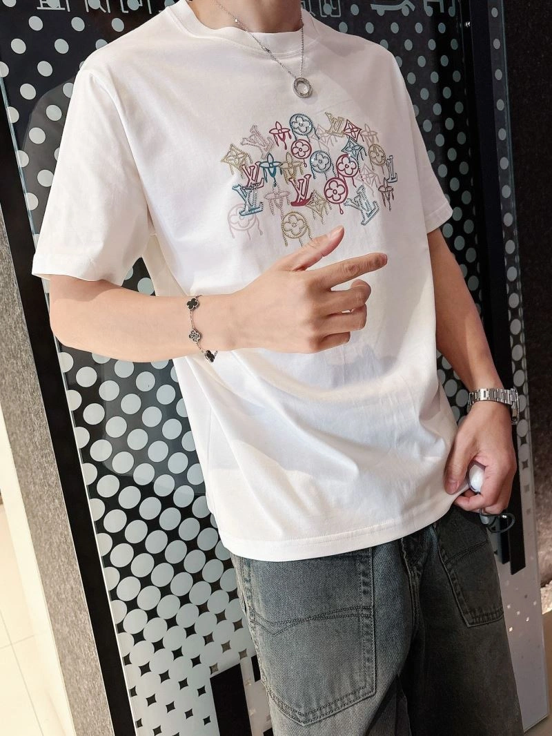 UrbanChic Louis Vuitton T-Shirts 133641