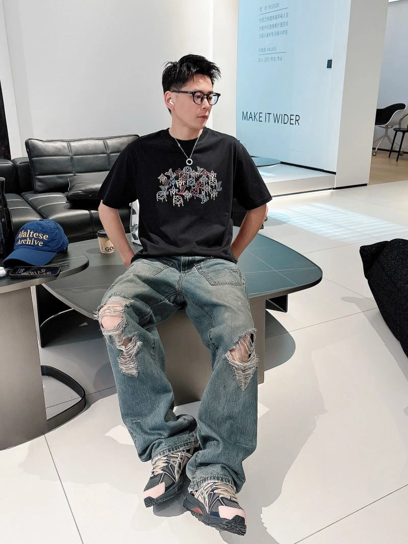 Premium Louis Vuitton T-Shirts 133638
