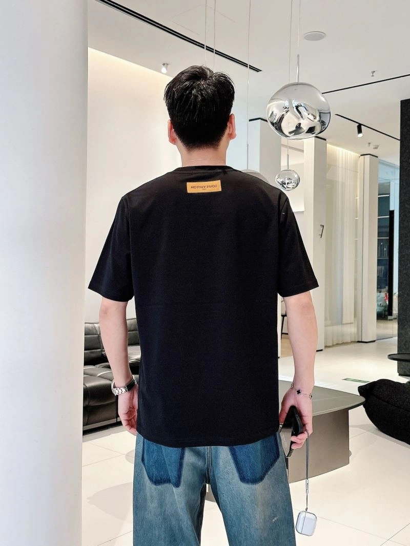 Premium Louis Vuitton T-Shirts 133638