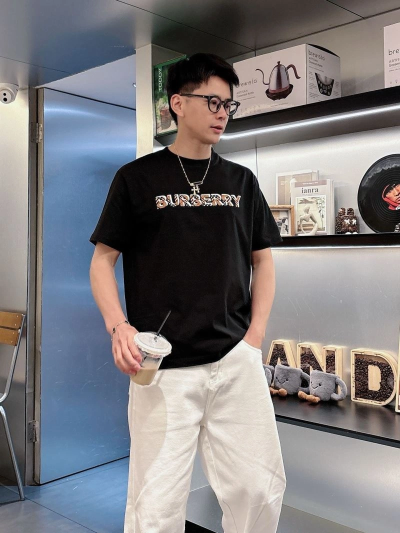 Louis Vuitton T-Shirts Chic 133637